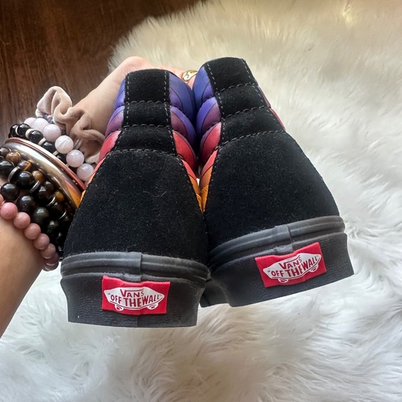NWT • Vans • SK8 HI Reissue • Black + Rainbow • Size Women’s 7.5 - Picture 5 of 16